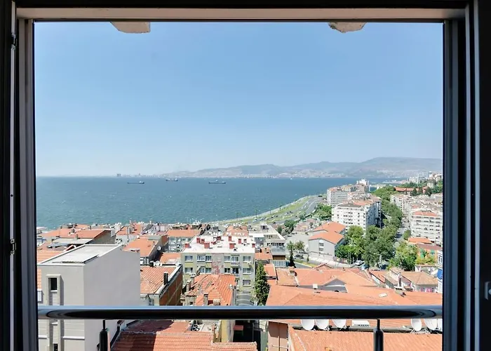 Apartment Windows On The Bay - *