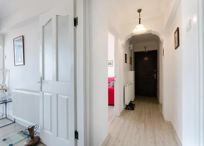 Windows On The Bay - * Izmir