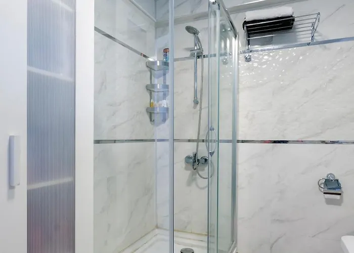 Apartment Windows On The Bay - *